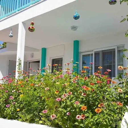 Butik Mor Salkim Evleri Датча